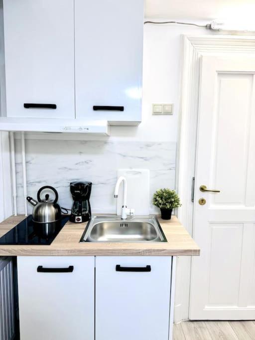 L2 City Centre Loft With Ac Budapest Esterno foto